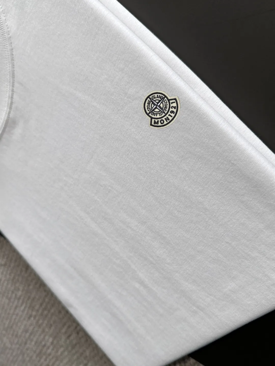 Next day shipping P460 Stone lsland/stone island high quality 2025 spring and summer new casual heavy industry suit exclusively developed by yb! High quality production! Imported custom-made fabrics for foreign orders, with high breathability and comfort, impeccable details, brand element design concept, delicate and soft feel! It presents a casual cut and the upper body shape is great! On sale simultaneously on the official website! From a high-end men's positioning brand, the low-key luxury taste is irresistible! Exquisite workmanship and impeccable quality! The overall style is simple, fashionable and timeless, fully meeting the requirements of stylish and tasteful dressing! Size: S-XXL